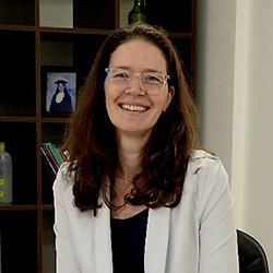 Dra. Let�cia Bombassaro Fagundes