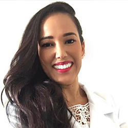 Dra. Maryela Oliveira Menacho 