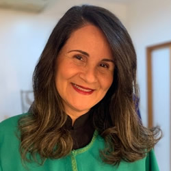 Dra. Adeline Soraya  de Oliveira da Paz Menezes 